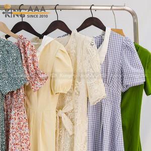 Robes d'occasion modestes pour femmes en gros – Lots en vrac de vêtements d'occasion en coton mélangé, longs et courts, pour la solidarité et l'exportation - Product Image 2