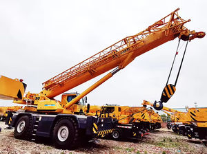 Grúa Todoterreno XCR90 de 90 Toneladas, Versátil y Duradera, para Instalaciones Industriales a Gran Escala - Product Image 6