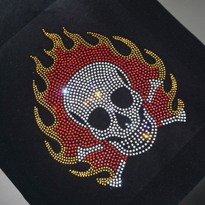 New Arrival Skull với lửa đường sọ Rhinestone Bling sửa chữa nóng sắt trên vá Motif thiết kế chuyển giao cho hàng may mặc - Product Image 4
