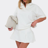 Polo rose uni à manches courtes coupe classique et mini-jupe-short assortie pour femme – Ensemble sport décontracté deux pièces pour l'automne