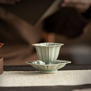 Juego de taza y platillo de cerámica china tradicional, de porcelana con forma de flor, para el té de la tarde. - Product Image 3