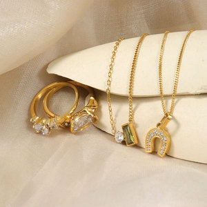 Colliers pendentifs mode délicats, Collier fer à cheval en acier inoxydable avec chaîne <span class=keywords><strong>gourmette</strong></span> et zircon transparent pour femme, étanche - Product Image 2