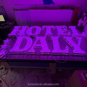 ป้าย<span class=keywords><strong>ไฟ</strong></span> LED แบบกำหนดเองพร้อมเอฟเฟกต์เพชร RGB แบบเจาะรูด้านข้าง ตัวอักษรเรืองแสง ป้ายอิเล็กทรอนิกส์สำหรับธุรกิจโรงแรม - Product Image 4