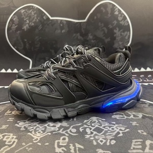 Chaussures décontractées de créateur pour hommes et femmes à la mode en cuir de vachette bleu avec plateforme en maille respirante Track 3 3.0 Luy Sneakers - Product Image 6