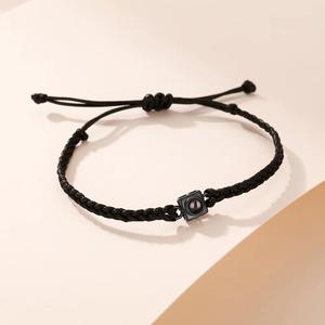 Dropshipping Bracelet en corde tressée I Love You personnalisé pour femmes 100 langues Bracelets tendance à projection géométrique pour les fêtes - Product Image 2