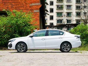 <span class=keywords><strong>Peugeot</strong></span> 408 N1 di Dongfeng: Berlina <span class=keywords><strong>Sportiva</strong></span> Turbo da 173 CV con I-Cockpit, Telaio Ottimizzato CLDR e Illuminazione Full LED - Product Image 6