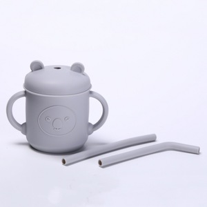 Mignonne tasse à paille en silicone pour bébés, anti-chute, avec couvercle anti-poussière, pour l'apprentissage de la boisson chez les enfants - Product Image 6