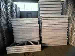 מערכת מדפים ניתנים לערום בהתאמה אישית, מתכווננים, לאחסון תעשייתי במחסן, מדף משטחים בינוני לעומס, לשימוש עם משטחים. - Product Image 4