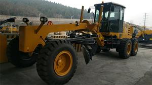 Niveleuse à moteur GR165 15000KG avec ripper et pelle à neige - Product Image 4