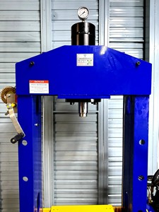 Cisailles hydrauliques à prix avantageux, capacité 20 tonnes, moteur 3 kW pour travaux sur acier et aluminium, garantie 1 an - Product Image 4