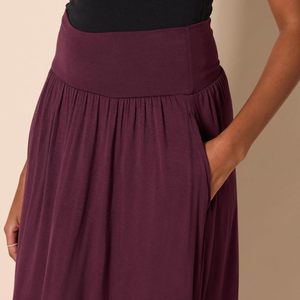 Amazon Essentials Jupe midi en jersey pour femme, taille élastique avec poches, coupe confortable pour un usage quotidien - Product Image 4