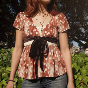 Camiseta de Punto de Manga Corta Transpirable con Estampado Floral y Cuello en V, Estilo Dulce y Femenino, con Aspecto de Dos Piezas para Mujer - Product Image 3