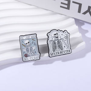 Pin de esmalte Punk Skeleton Learning I WIILL <span class=keywords><strong>JUST</strong></span> WAIT UNTIL IT IS QUIET, nunca mejor, con diseño de calavera y gesto Ok, tipo broche y insignia de solapa, joyería - Product Image 2
