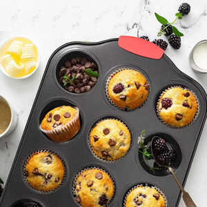 ถาดอบมัฟฟิน Xinze รุ่น TXG-6765 แบบ <span class=keywords><strong>12</strong></span> หลุม เคลือบสารกันติด ปลอดภัยต่อสิ่งแวดล้อม ผลิตจากเหล็กกล้าคาร์บอน พร้อมหูจับซิลิโคน และเทคโนโลยีป้องกันการบิดงอ - Product Image 4