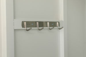 Muebles de exterior de alta calidad, casillero seguro para <span class=keywords><strong>bicicletas</strong></span>, <span class=keywords><strong>armario</strong></span> de bicicleta de estacionamiento personalizado impermeable público, casilleros de Metal de almacenamiento negro - Product Image 3