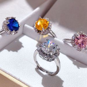 Anello Aperto con Accenti Colorati e Dettagli Scintillanti, Design alla Moda per Accessori da Donna per Uso Quotidiano - Product Image 3