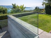 Sistem Alas Saluran U Aluminium untuk Balkon Kaca Tanpa Bingkai dan Railing Tangga
