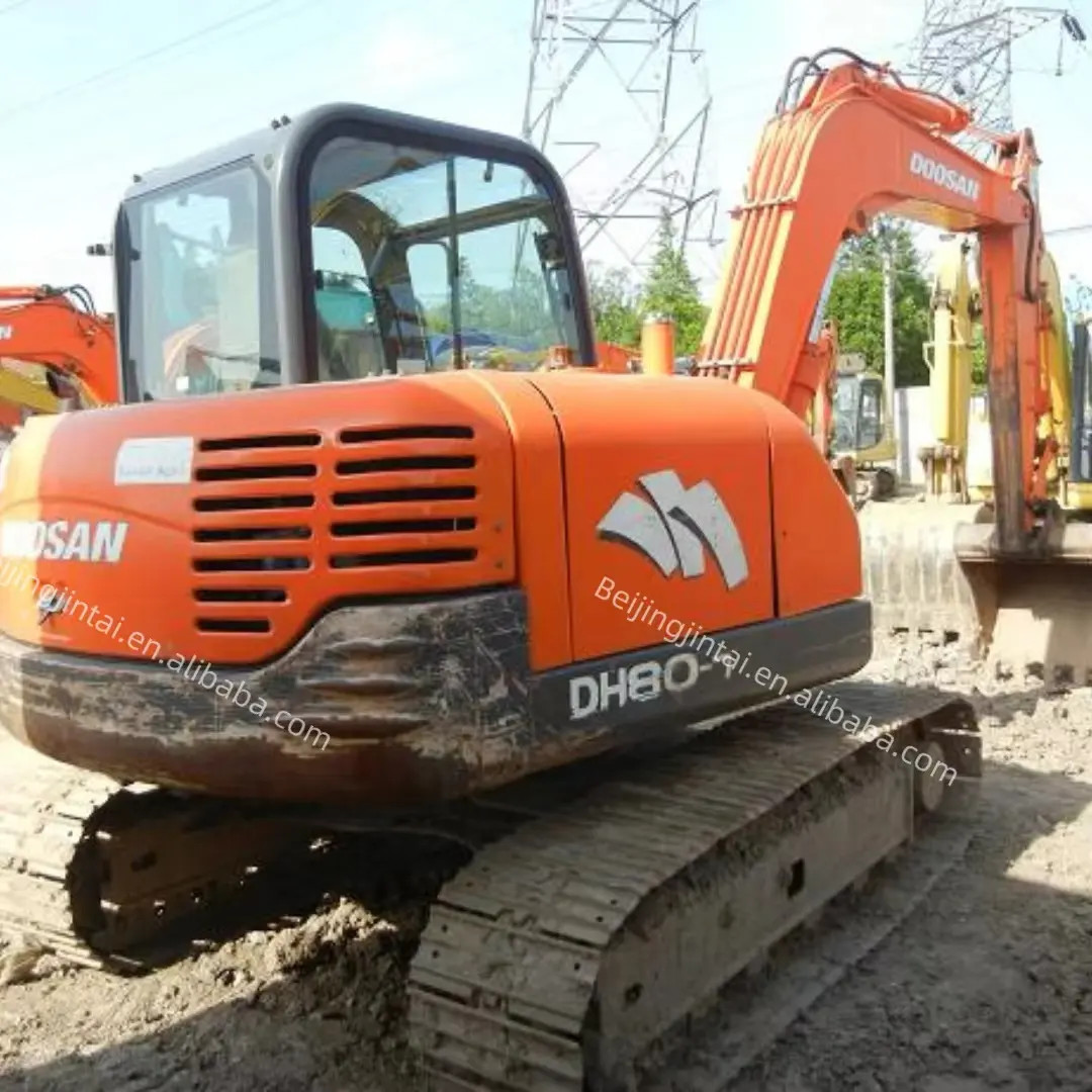 حفارة صغيرة مستعملة من DOOSAN طراز DH80-7 وهي آلات مستعملة مع DH55 وDH60 وDX80 وهي آلات بناء مستعملة ومحراث زاحف هيدروليكي