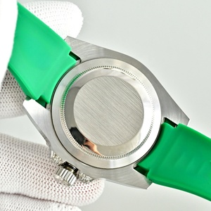 Reloj de Buceo Personalizado Exclusivo con Bisel Plateado Arcoíris y Esfera Verde, Correa de Goma Verde, Reloj Deportivo de Lujo Estilo Hip-Hop - Product Image 5