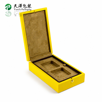 Emballage de parfum de luxe fait main sur mesure avec couvercle rabattable, insert en velours, logo personnalisé en couleur, boîte cadeau en bois brillant artisanal