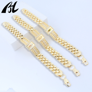 Set di Bracciali H1008 con Catena Cubana Dorata, Medaglie Smaltate della Vergine di Guadalupe e dei Santi, Design a Chiave Greca con Accenti in Cristallo - Product Image 1