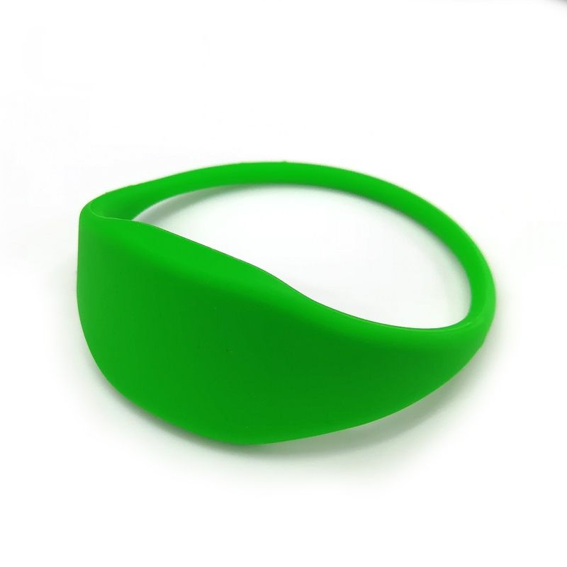 สีเขียว