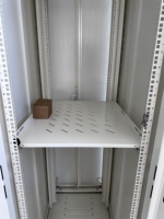 Baie de serveur autoportante 19 pouces en acier SPCC, haute capacité de charge, flux d'air élevé, protection IP20, pour centre de données