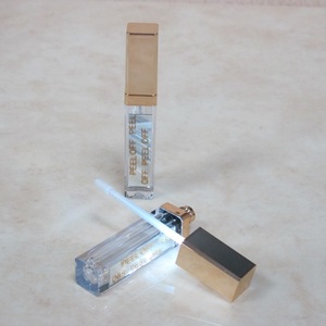 Tubes de gloss à lèvres 7ml avec miroir et lumière LED dorée - Product Image 2