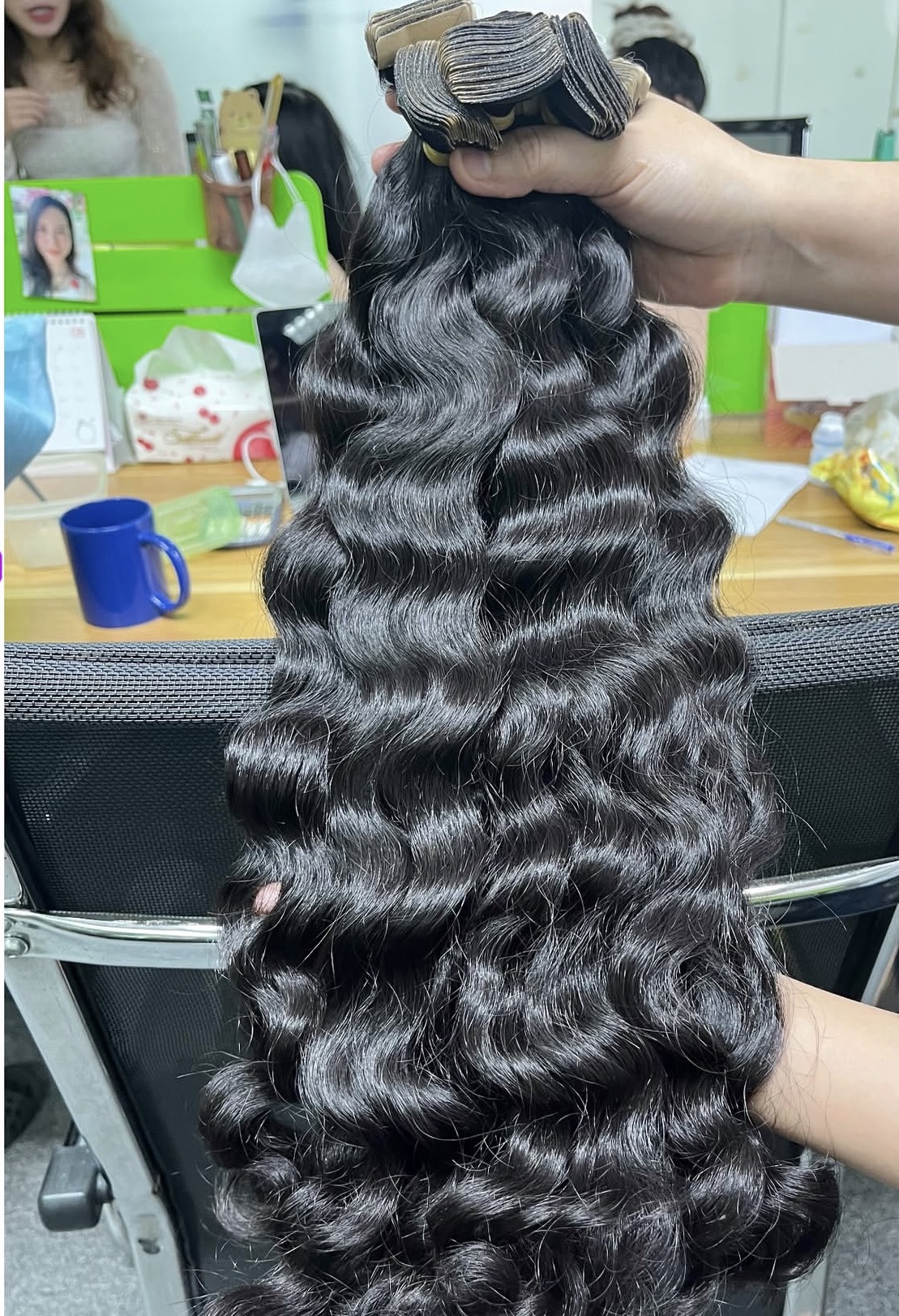 Wavy curl bundle