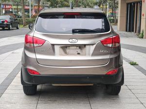 รถยนต์ SUV มือสองราคาถูก ยี่ห้อฮุนได รุ่น IX35 ปี <span class=keywords><strong>2015</strong></span> เครื่องยนต์ 2.0 ลิตร เกียร์อัตโนมัติ ขับเคลื่อน 2 ล้อ รุ่น Comfort 5 ที่นั่ง ใช้เชื้อเพลิงเบนซิน สำหรับผู้ใหญ่ในแอฟริกา - Product Image 5