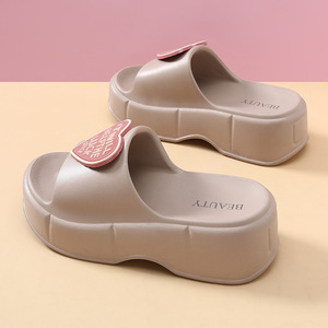 Sandales d'été pour femmes à semelle épaisse, rehaussantes, en EVA, forme cœur, antidérapantes et respirantes - Product Image 3
