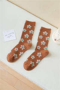 Chaussettes pour femmes en coton épais tricoté, motif floral vintage, mignonnes - Product Image 5