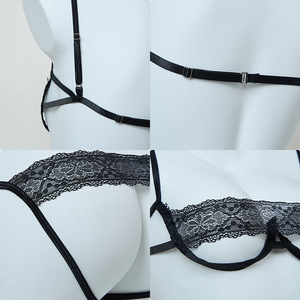 Conjunto de lencería sexy de tres piezas con diseño calado, aros y efecto push-up. - Product Image 2