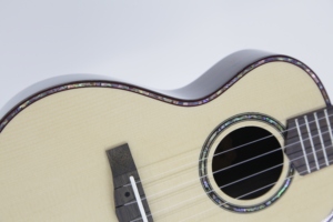 Ukelele hecho a mano <span class=keywords><strong>de</strong></span> alta calidad <span class=keywords><strong>de</strong></span> 23 pulgadas, acabado brillante, <span class=keywords><strong>precio</strong></span> competitivo, parte superior sólida <span class=keywords><strong>de</strong></span> caoba/palisandro/Koa, cuerdas <span class=keywords><strong>de</strong></span> nailon laterales - Product Image 6