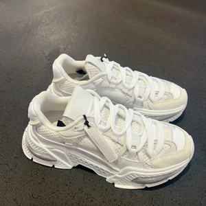 Chaussures de marche de luxe pour femmes et hommes, baskets en cuir de vache véritable personnalisées, vente en gros de chaussures de marque pour hommes - Product Image 5