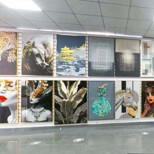 Peinture à l'huile moderne de lion animal peinte à la main, avec coiffe tribale colorée, sur toile, pour décoration murale de salon et de maison - Product Image 4