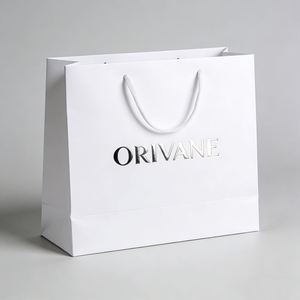 Sacs cadeaux de luxe en papier kraft blanc avec poignées en ruban, faits à la main, personnalisables pour l'emballage de boutiques de détail - Product Image 2