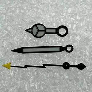 NH35A Mouvement de montre étanche en acier inoxydable <span class=keywords><strong>Aiguilles</strong></span> noires 3 broches <span class=keywords><strong>Aiguilles</strong></span> sans pointeurs de montre luminescents Ensemble de main pour pièces de montre - Product Image 2