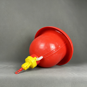 Offre Spéciale : Abreuvoir Automatique à Cloche Plasson pour Poulets – Abreuvoir Plasson pour Poulets en Vente - Product Image 3