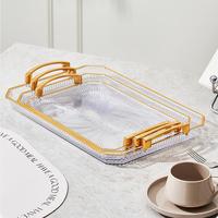 Plateau de service rectangulaire en PET de 38,5 cm, transparent avec poignée dorée, plateau en plastique pour fruits, collations, thé, café, table, fête à domicile