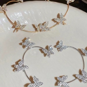 Nouveau style – Manchette d'oreille papillon elfe pour <span class=keywords><strong>femme</strong></span>, sans perçage, clip d'oreille de luxe léger entièrement orné de strass, vente en gros - Product Image 6