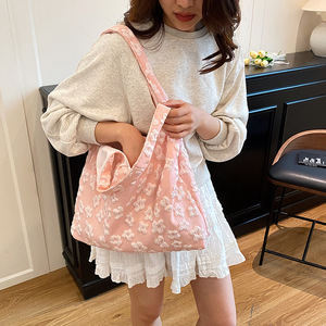 กระเป๋าถือหนังแท้พับได้น้ำหนักเบาสำหรับฤดูร้อนปี 2026 - กระเป๋าสะพายไหล่ลายลูกไม้ดอกไม้สไตล์เรียบง่ายสำหรับผู้หญิง - Product Image 4