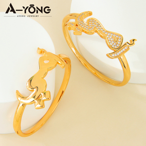 Venda quente Clássico Ouro 18k Carta Árabe Design Pulseiras Impermeável Oriente Médio Moda Zircão Jóias Bangle para As Mulheres - Product Image 3