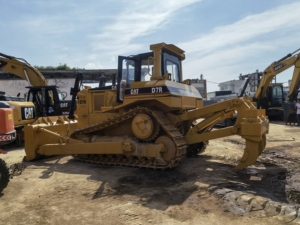 Bulldozer CAT D7R Usado, Original de Japón, Pocas Horas de Uso, con Ripper Multivástago, Garantía de 6 Meses, en Venta - Product Image 5