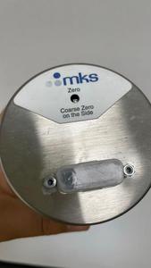Manomètre capacitif à vide en céramique HPM18LV, raccord KF16, sortie analogique 0-10V, interface D-sub - Product Image 1