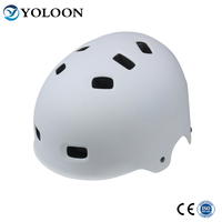 Casques OEM ODM Prix d'usine Casque de sport d'extérieur Casque de skateboard avec un design tendance Casque de patinage