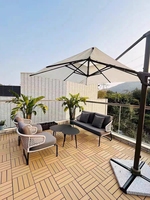 Système de dalles de terrasse en plastique imitation bois léger pour l'extérieur, à emboîtement rapide pour aménagement commercial