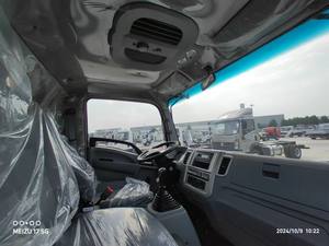 Nouveau noir Sinotruck Howo 4*2 Mini camion de cargaison 5-10 tonnes moteur Diesel Transmission manuelle simple dormeur prêt à expédier - Product Image 6