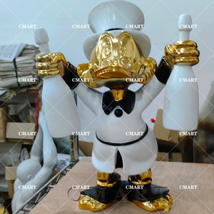 Sculpture d'art personnalisée en résine de haute qualité avec logo <span class=keywords><strong>MC</strong></span> Duck pour la sculpture d'amour Donald Duck à deux bouteilles - Product Image 1