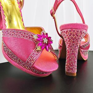 Sandales à talons hauts pour femmes, ensemble de chaussures et sacs de commerce extérieur, avec talons ornés de diamants, collection dîner demi-lune - Product Image 3